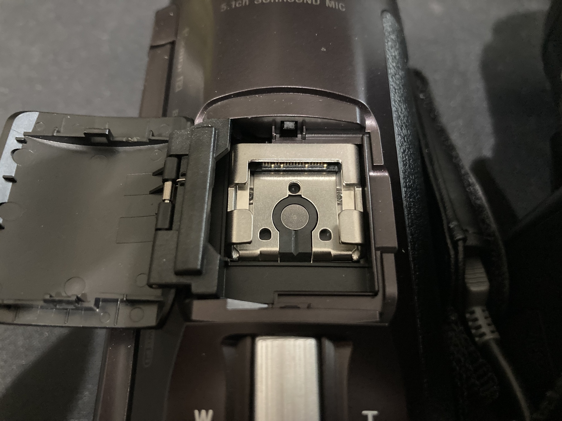 SONY HDR-CX675 ブラック 本体　バッテリーおまけ付き Amazon.com : Sony HDRCX675/B Full HD 32GB Camcorder (Black